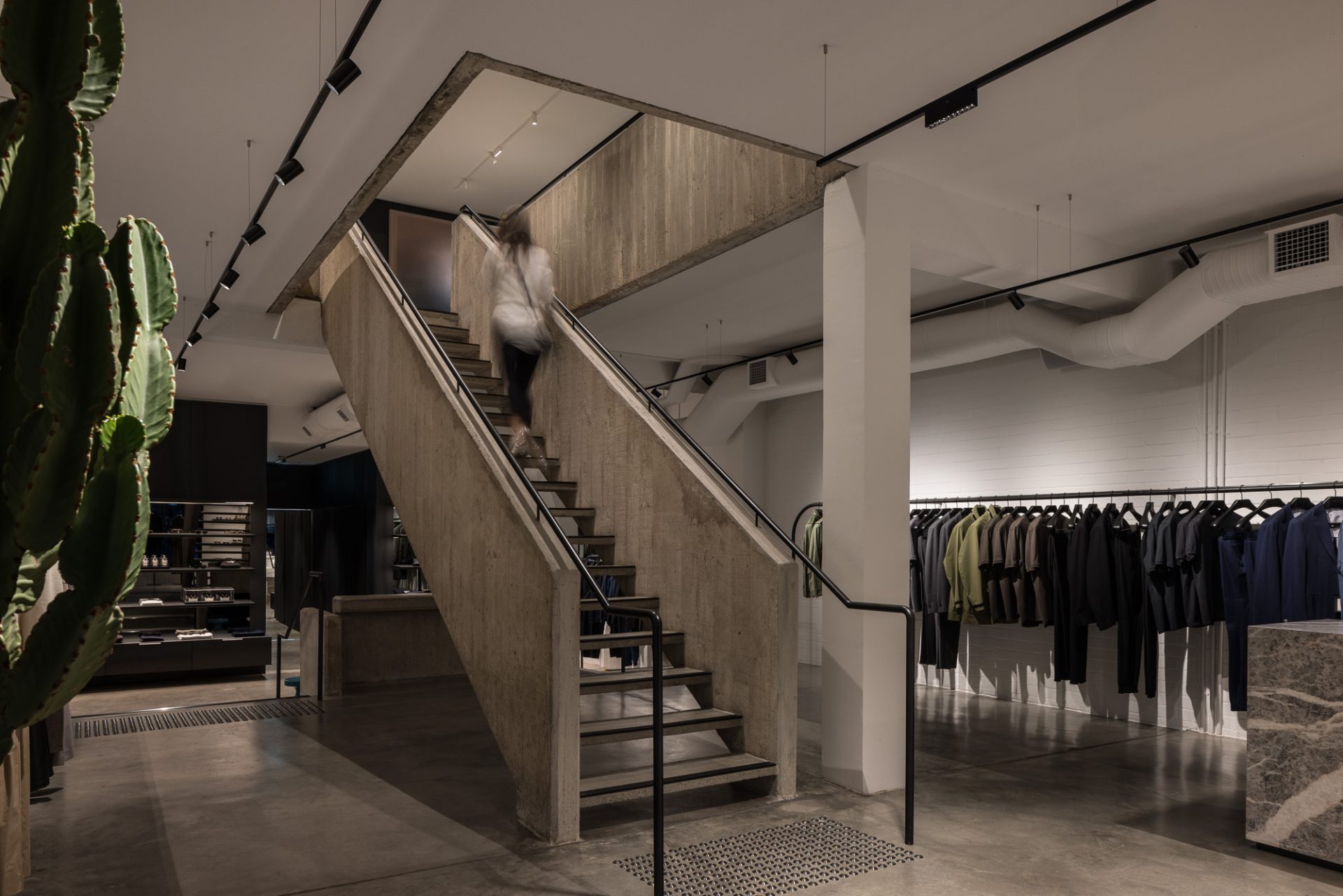 Farage Concept Store features iGuzzini Laser Blade XS, Trick 180 and Palco Low Voltage